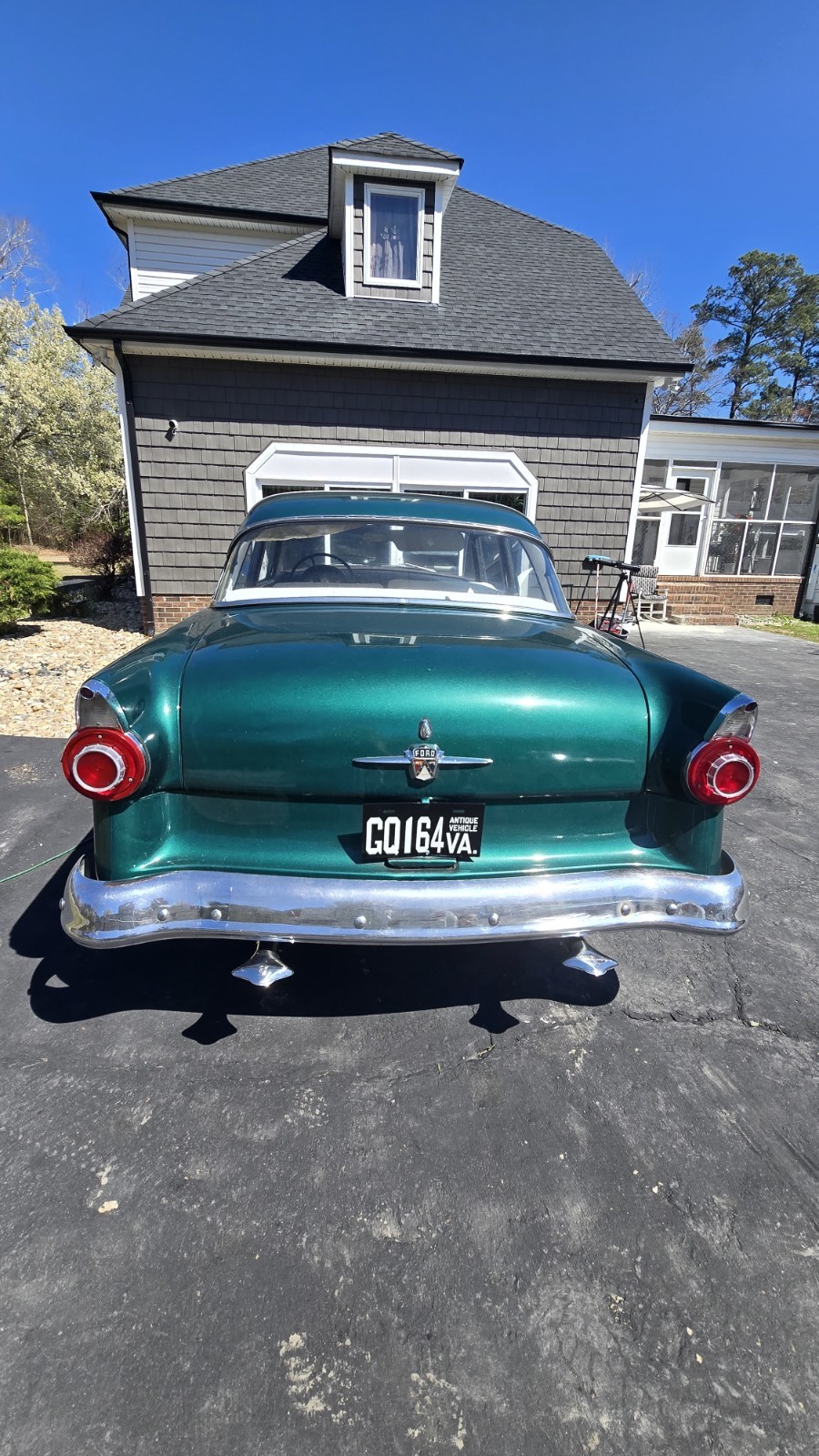 Ford-Fairlane-1956-2D-SDN-Gray