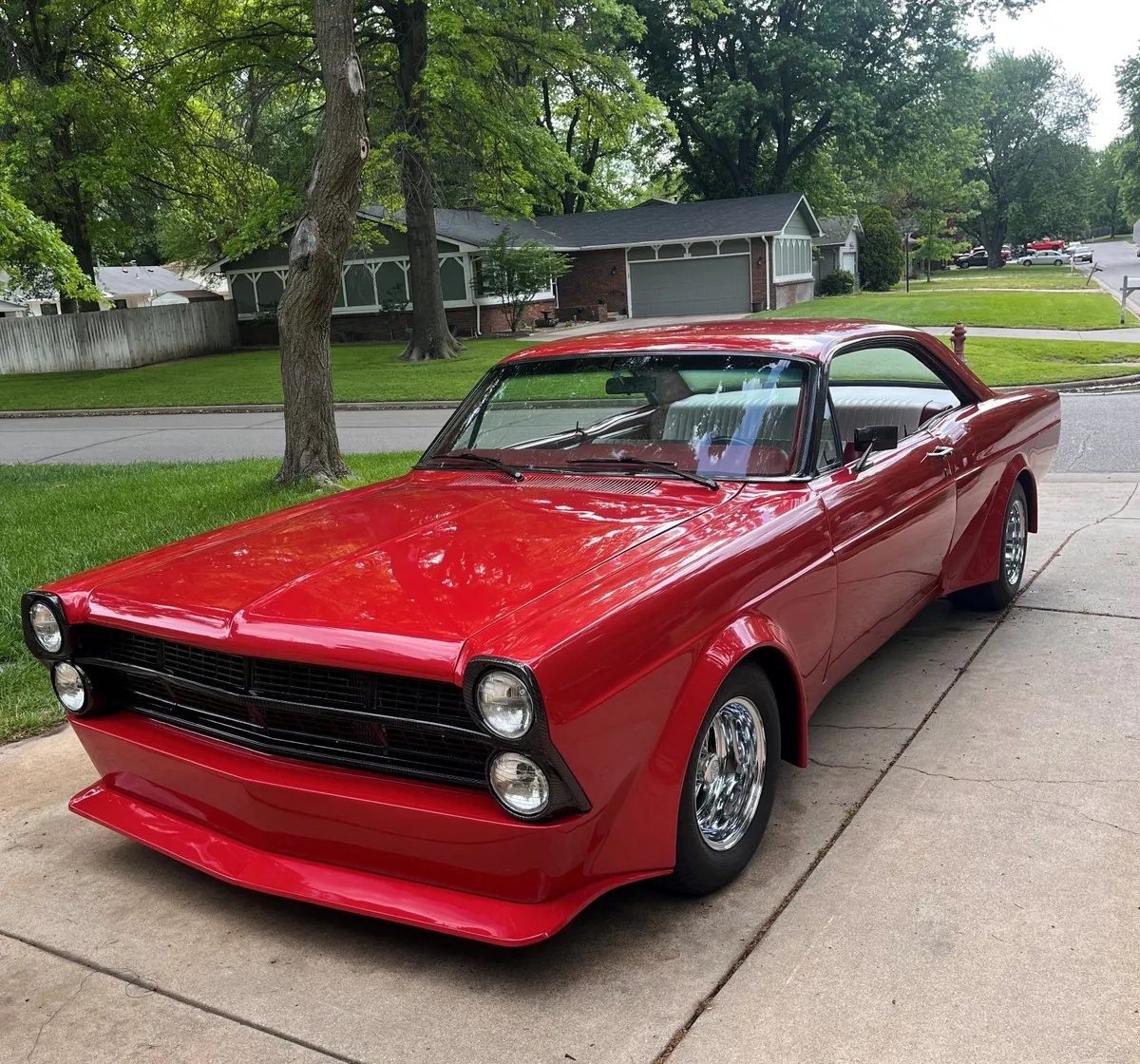 Ford-Fairlane-1967-Candy-Apple-Red-Red