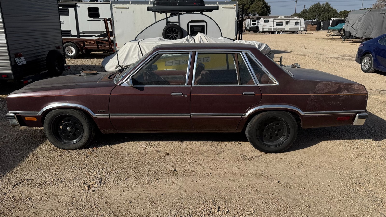 Ford-Fairmont-1981-Sedan-Burgundy