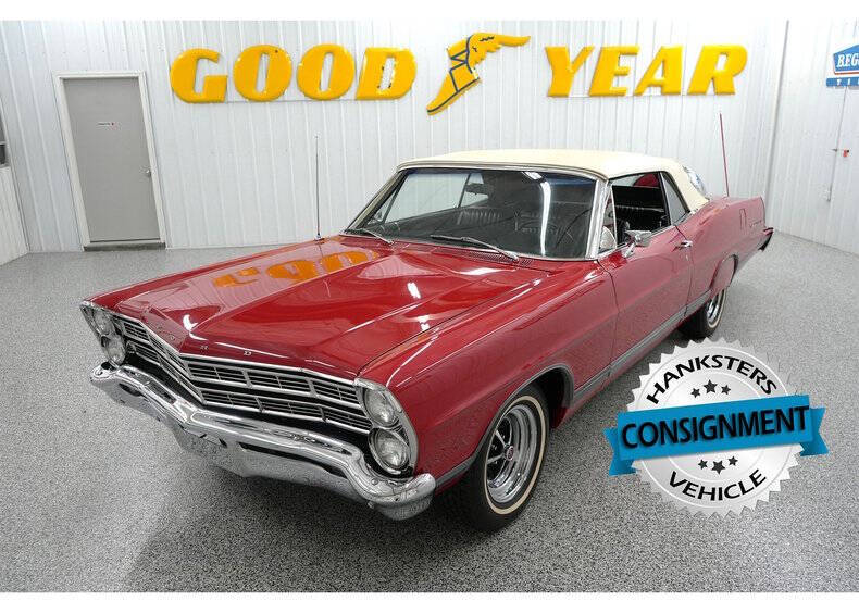 Ford-Galaxie-1967-Red-Black