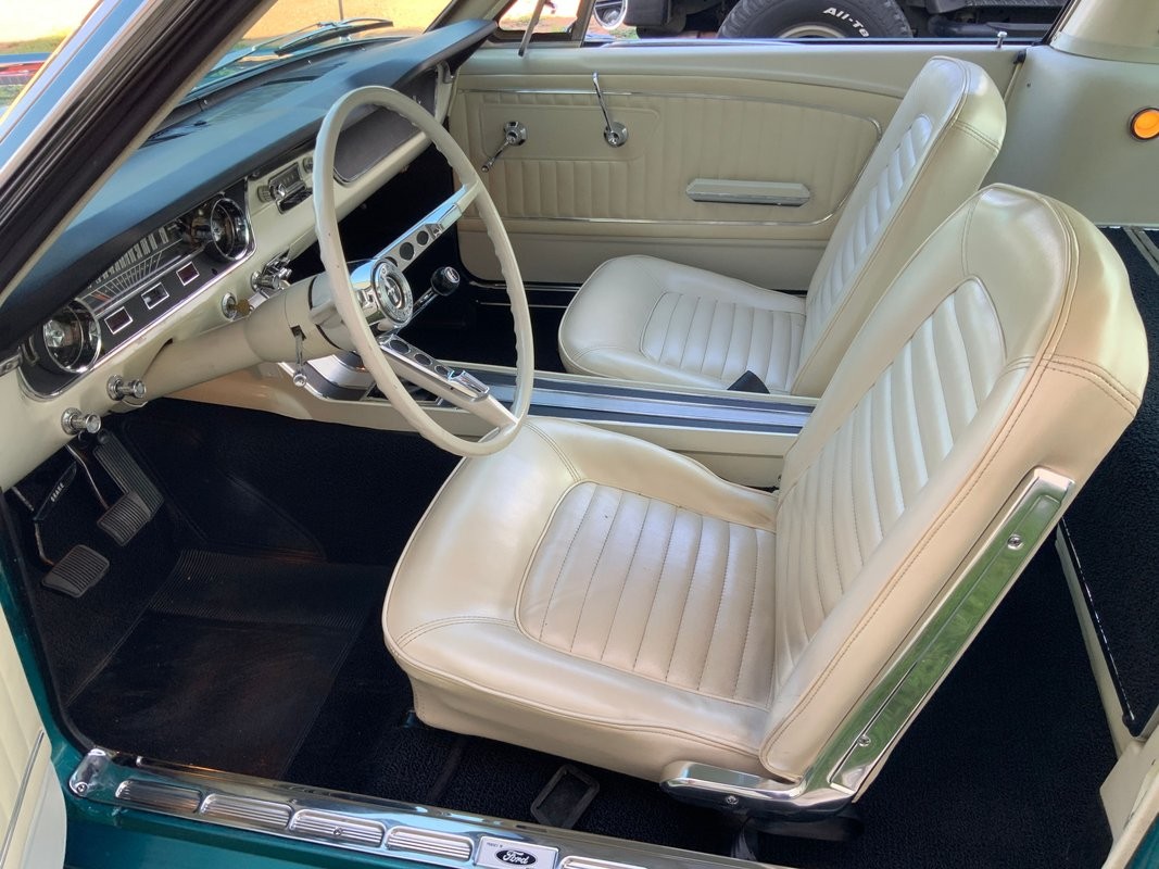 Ford-Mustang-1965-Twilight-Turquoise-Parchment Ford-Mustang-1965-Twilight-Turquoise-Parchment