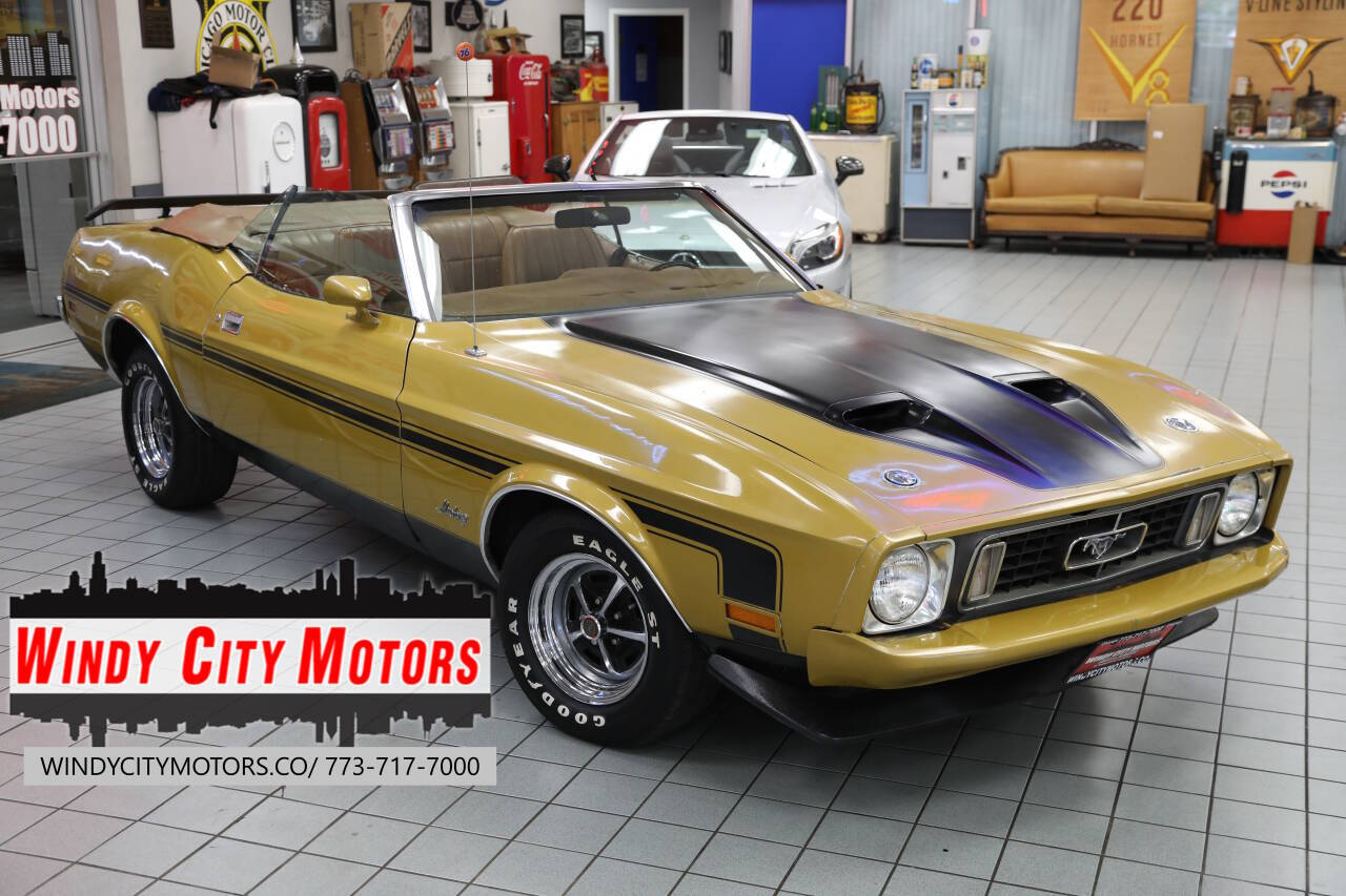 Ford-Mustang-1973-Gold-Glow-Ginger-Corinthian-Vinyl