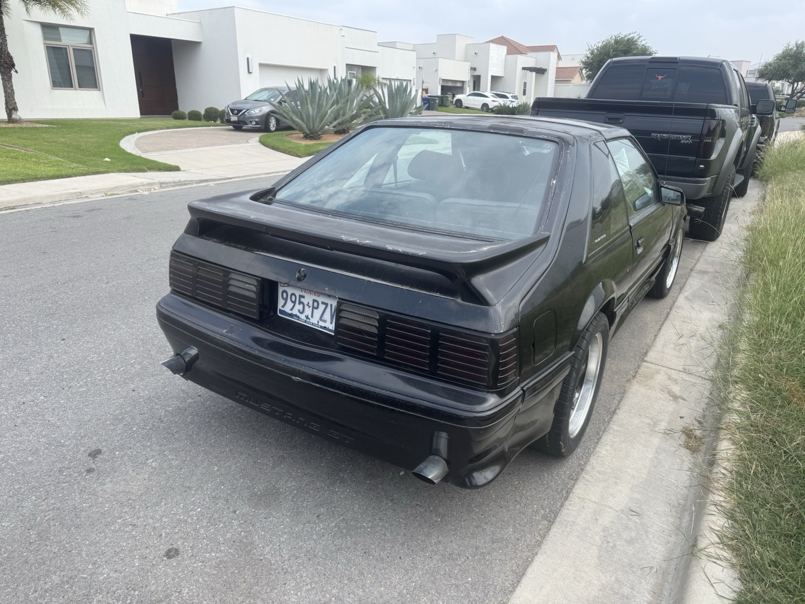 Ford-Mustang-1987-Hatchback-Gray