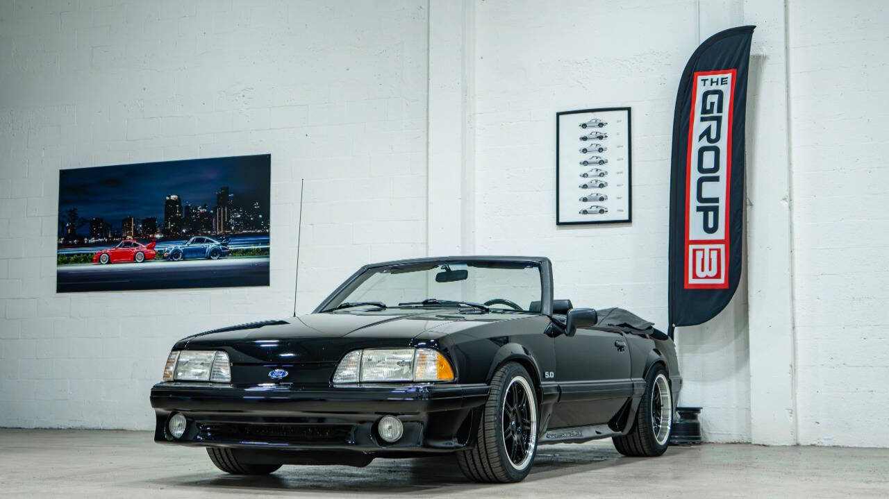 Ford-Mustang-1993-Black-Black