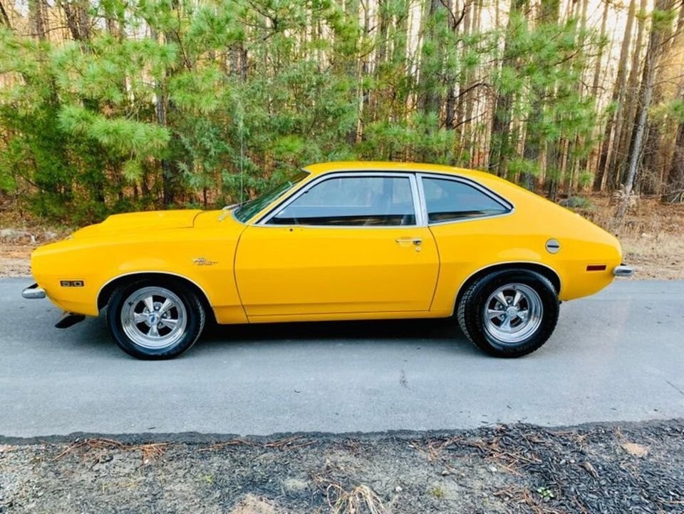 Ford-Pinto-1973-Sedan