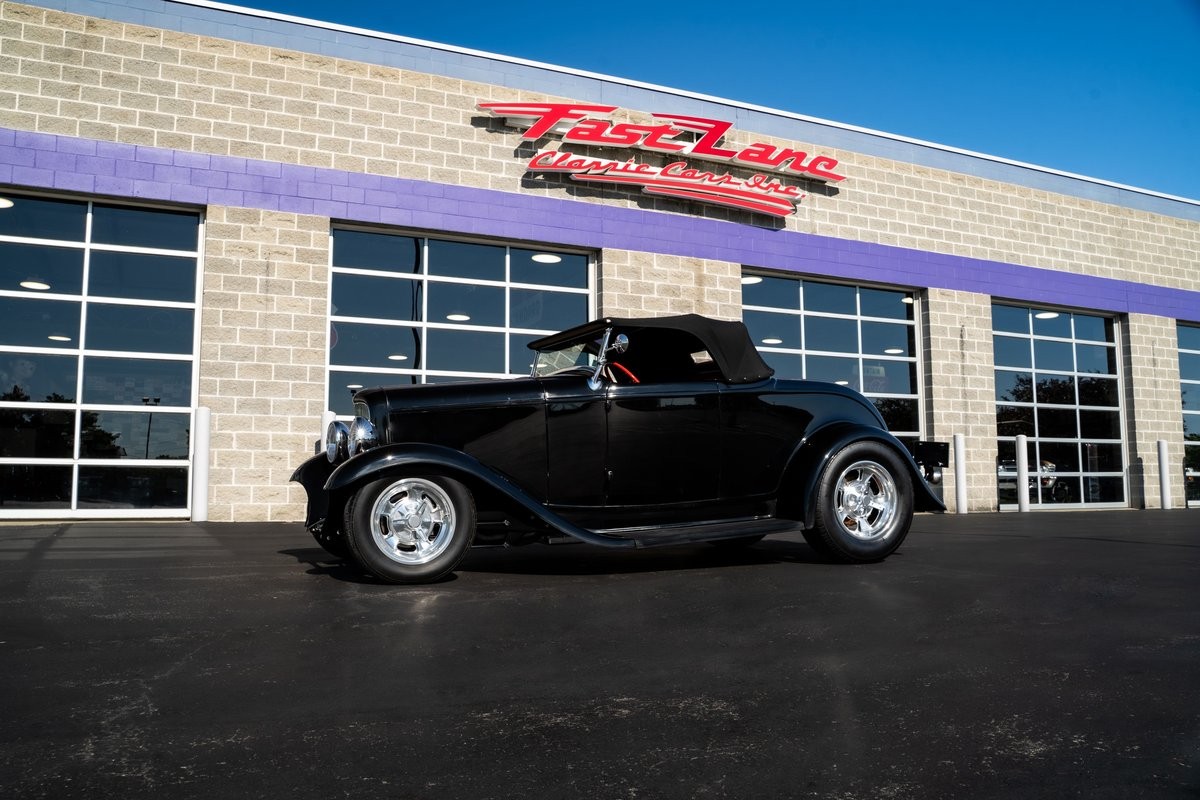 Ford-Roadster-1932-Convertible-Red
