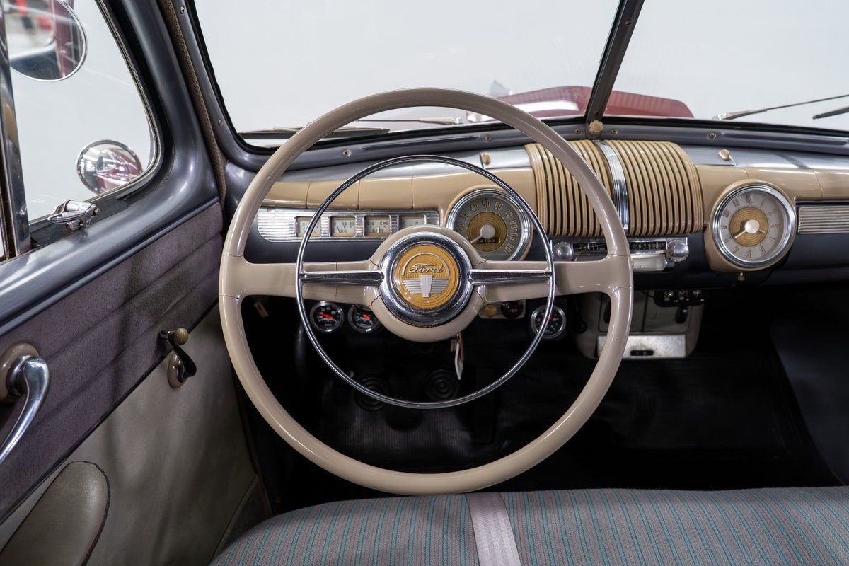 Ford Super Deluxe 1948