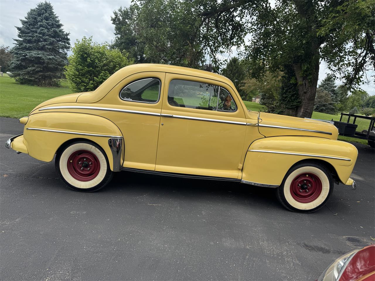 Ford-Super-deluxe-1947-Yellow-Brown