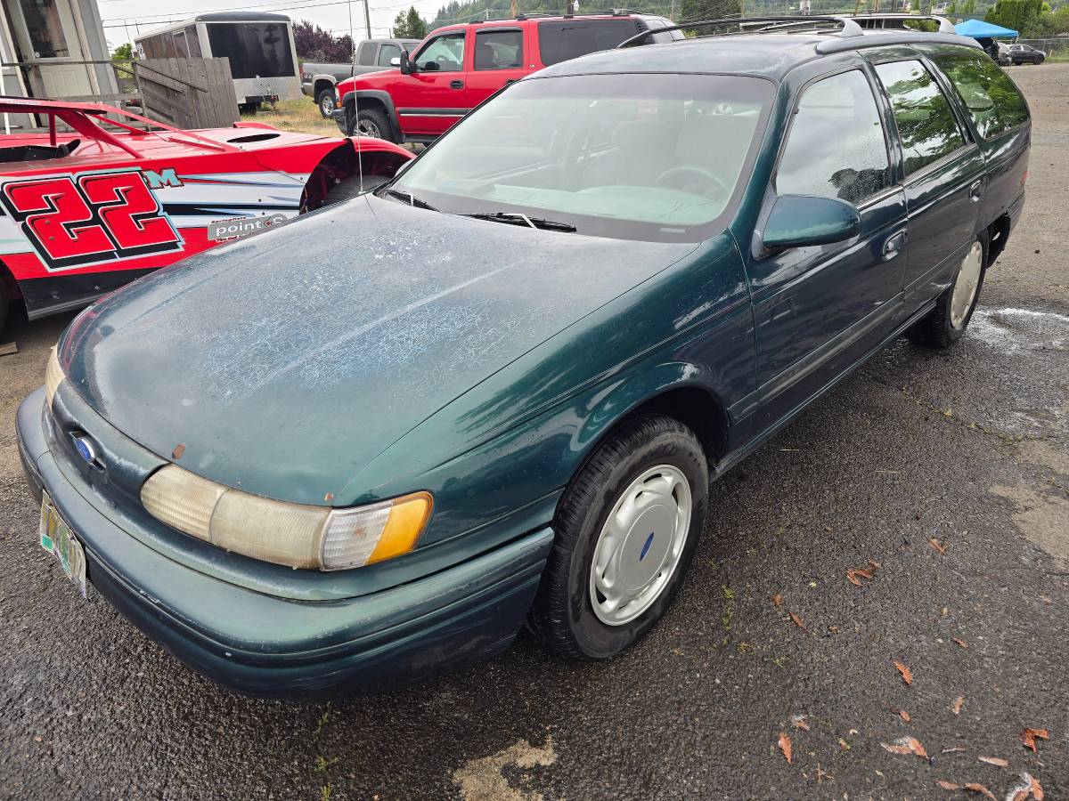 Ford-Taurus-1995