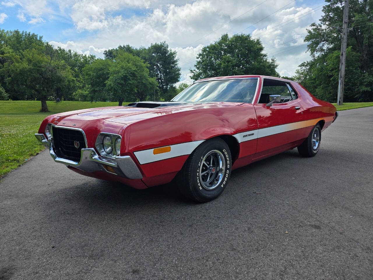 Ford-Torino-1972-Red-Black