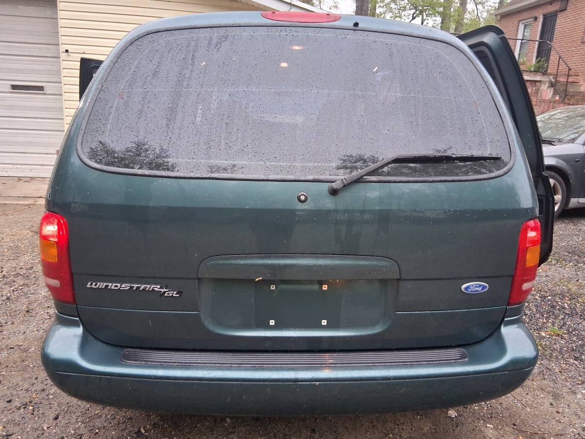 Ford-Windstar-lx-1995