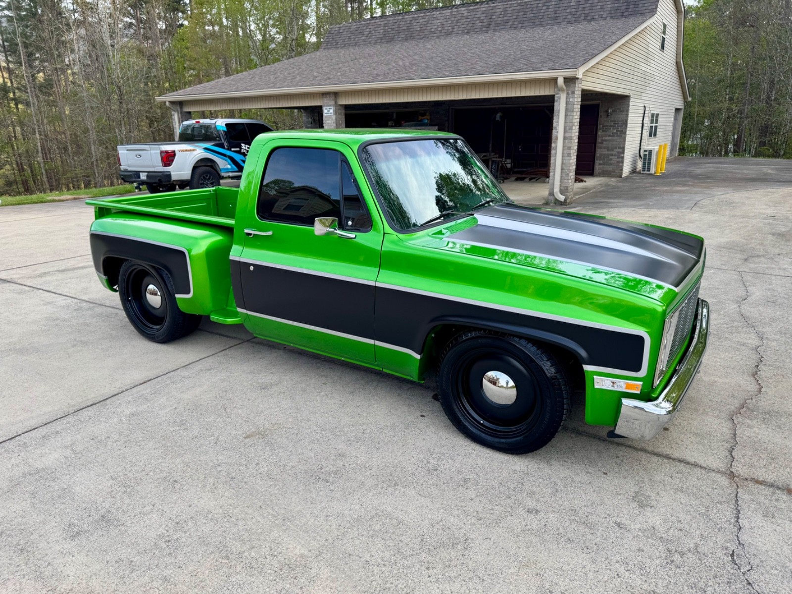 GMC-C1500-1983-Standard-Cab-Pickup-Black