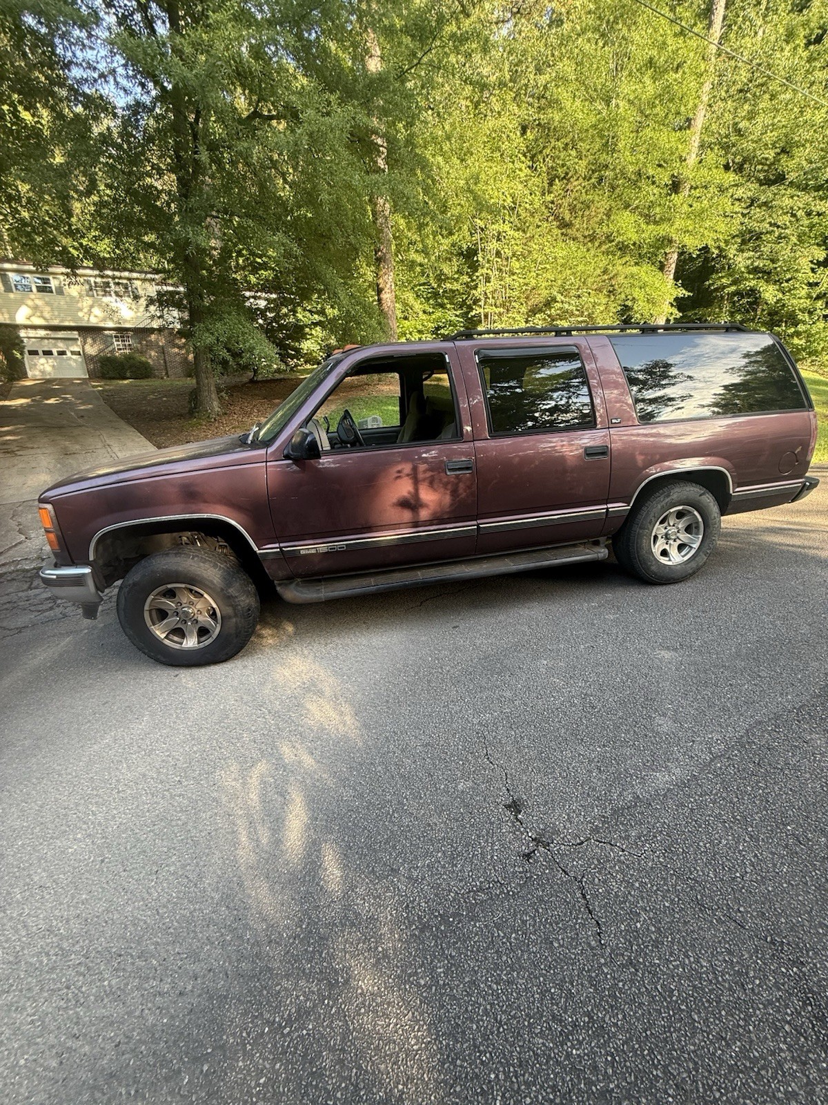 GMC-K1500-Suburban-1996-SUV-Gray