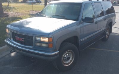 GMC K2500 Suburban 1996