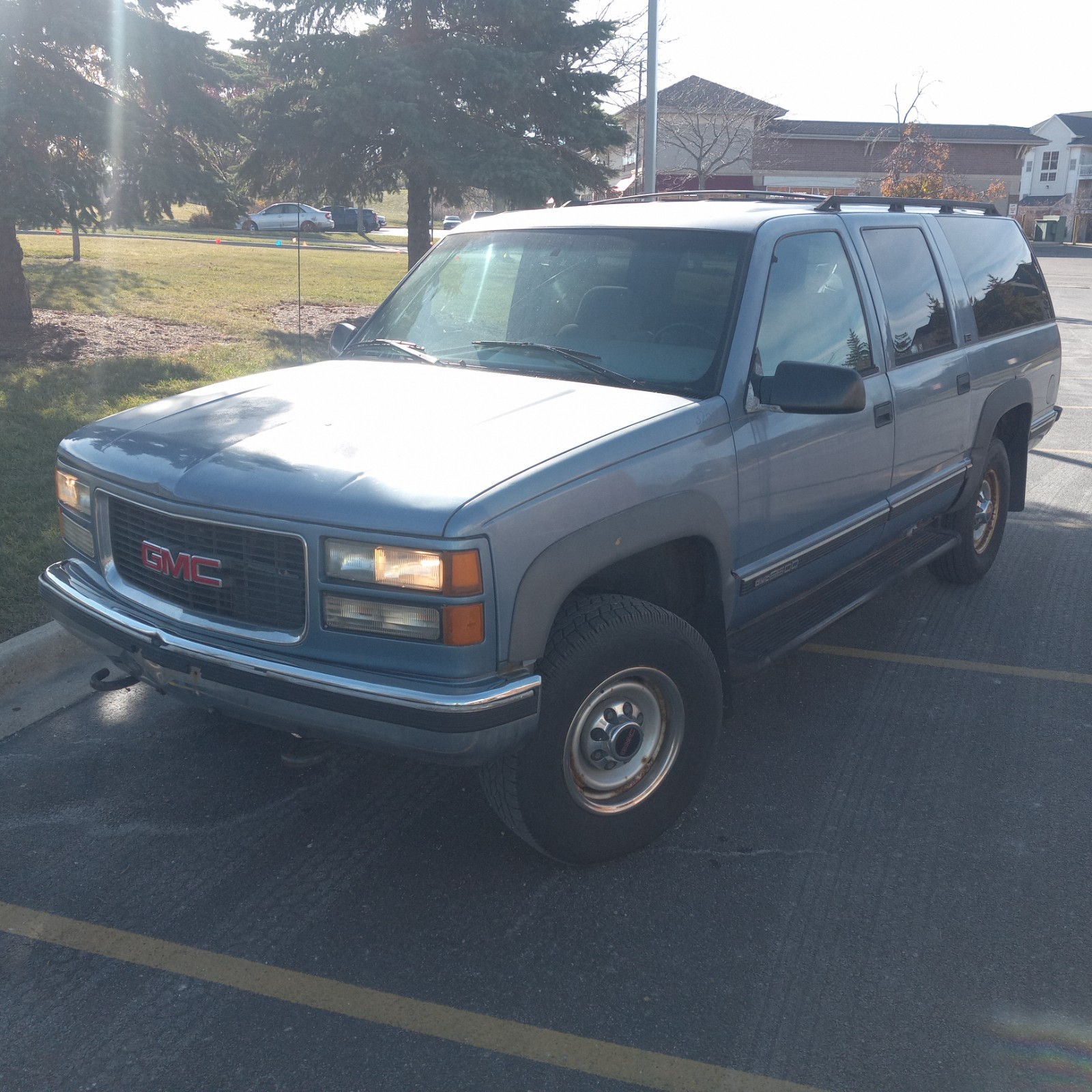 GMC-K2500-Suburban-1996-SUV-Gray