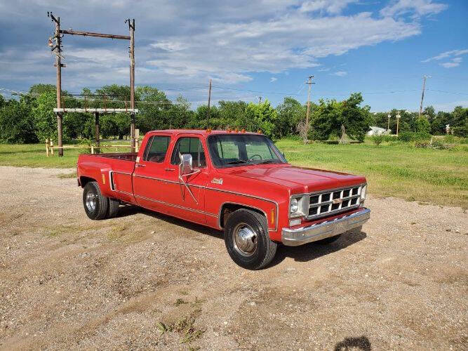 Gmc-Camper-special-1977-Red