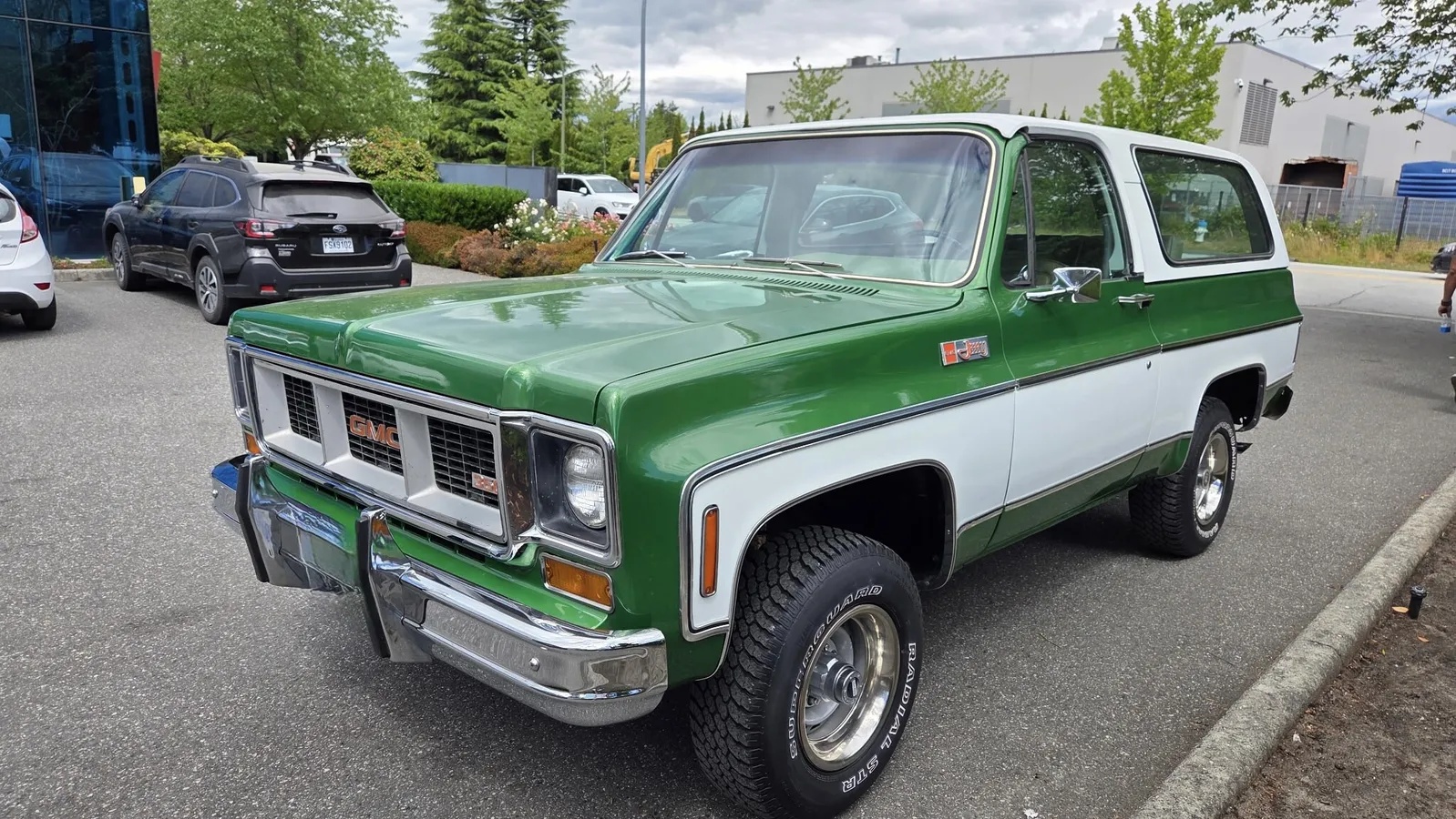 Gmc-Jimmy-1974-Green-Tan