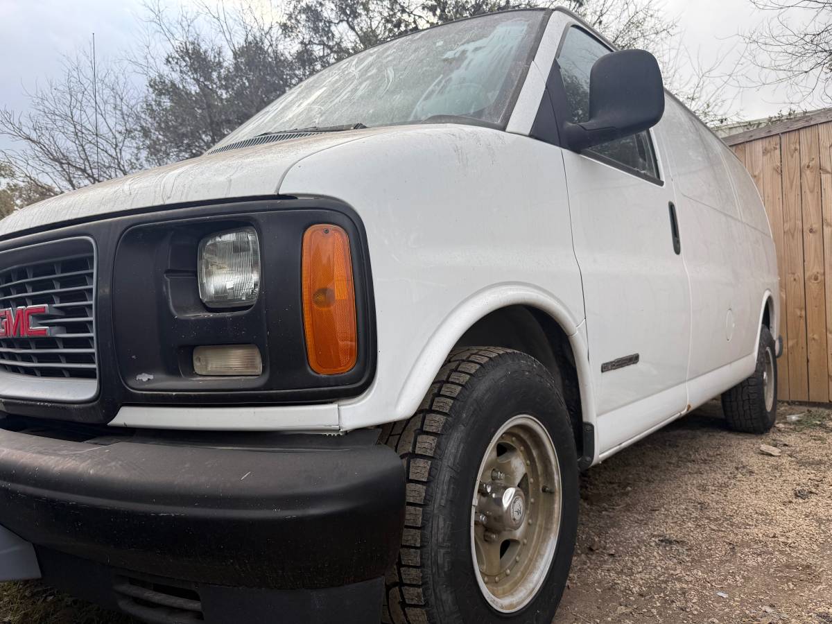 Gmc-Savana-2500-cargo-1996-white