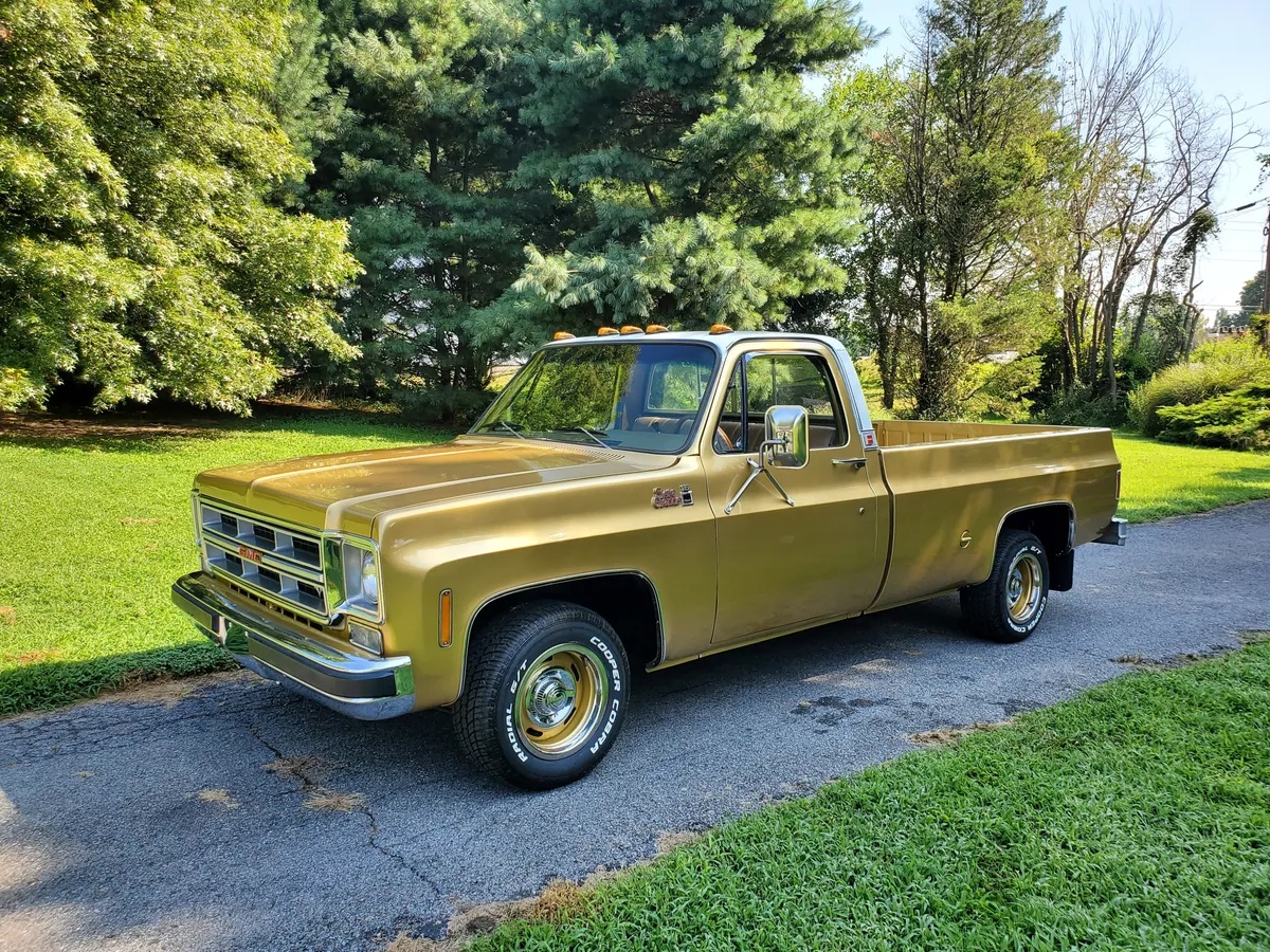 Gmc-Sierra-grande-1976-Gold-Tan