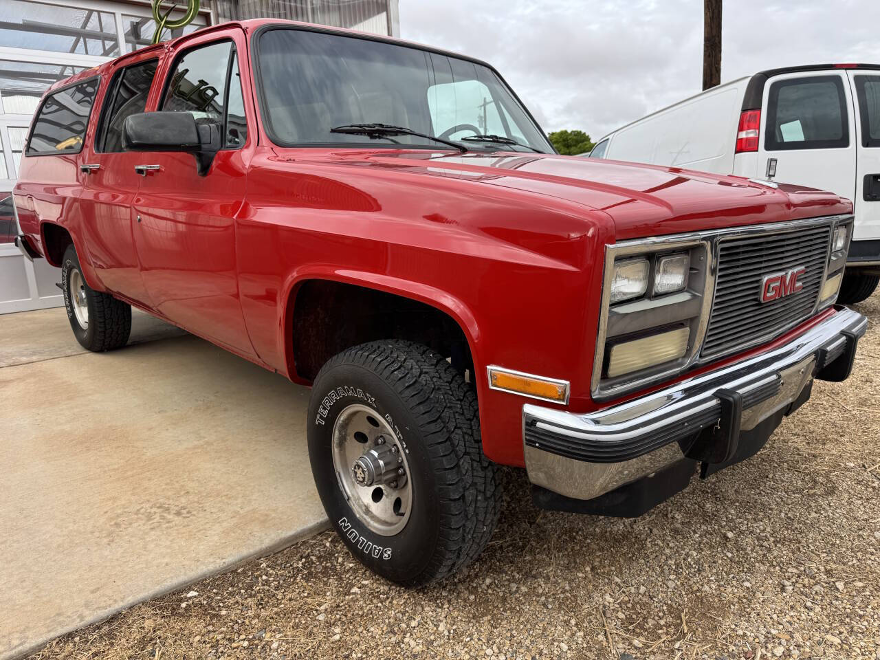 Gmc-Suburban-1991-Red-Red