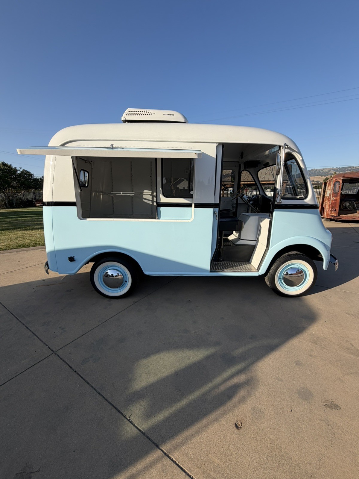 International-Harvester-Metro-1952-Commercial-Vehicle-White