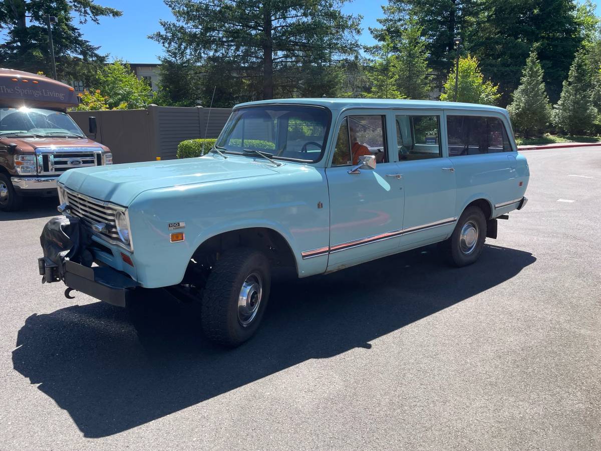International-ihc-Travelall-1974