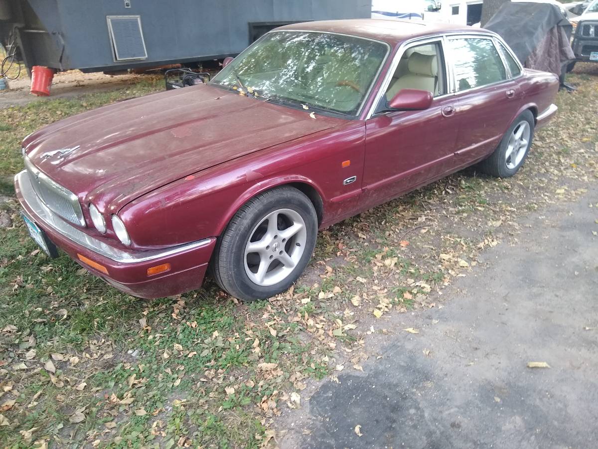 Jaguar-1996-red