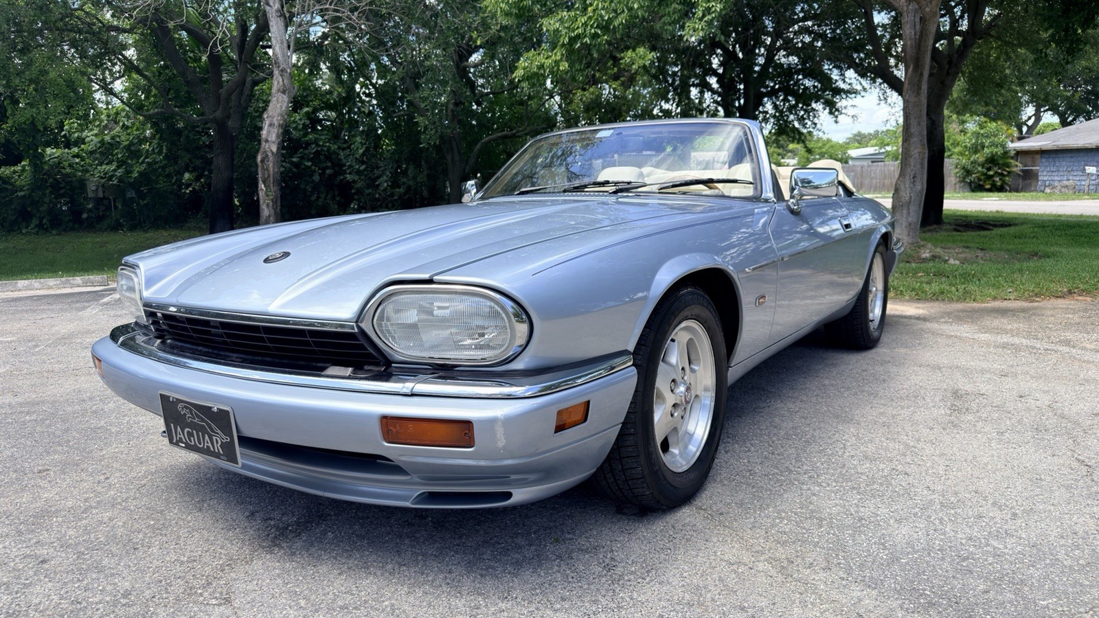 Jaguar-XJS-1995-Convertible-Tan