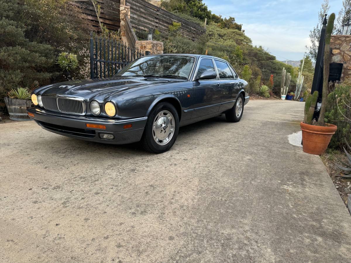 Jaguar-Xj6-1996