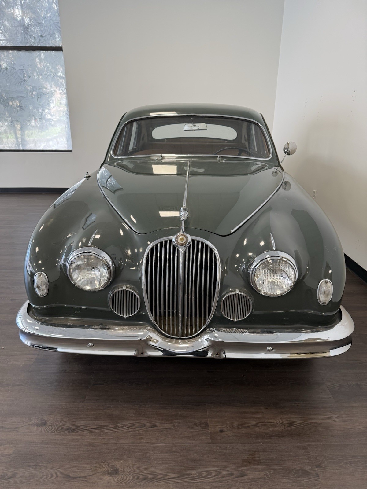 Jaguar-mk1-1959-Sedan-Tan