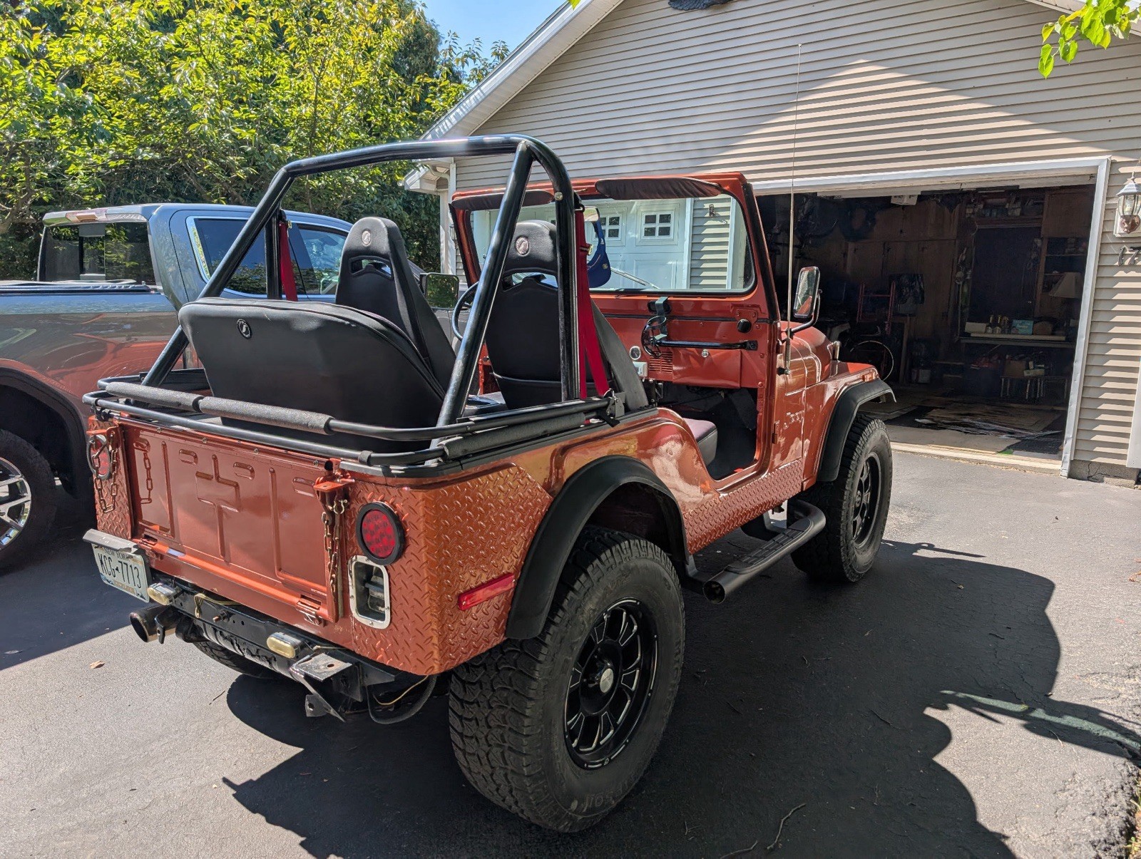 Jeep-CJ-1974-Convertible-Gray