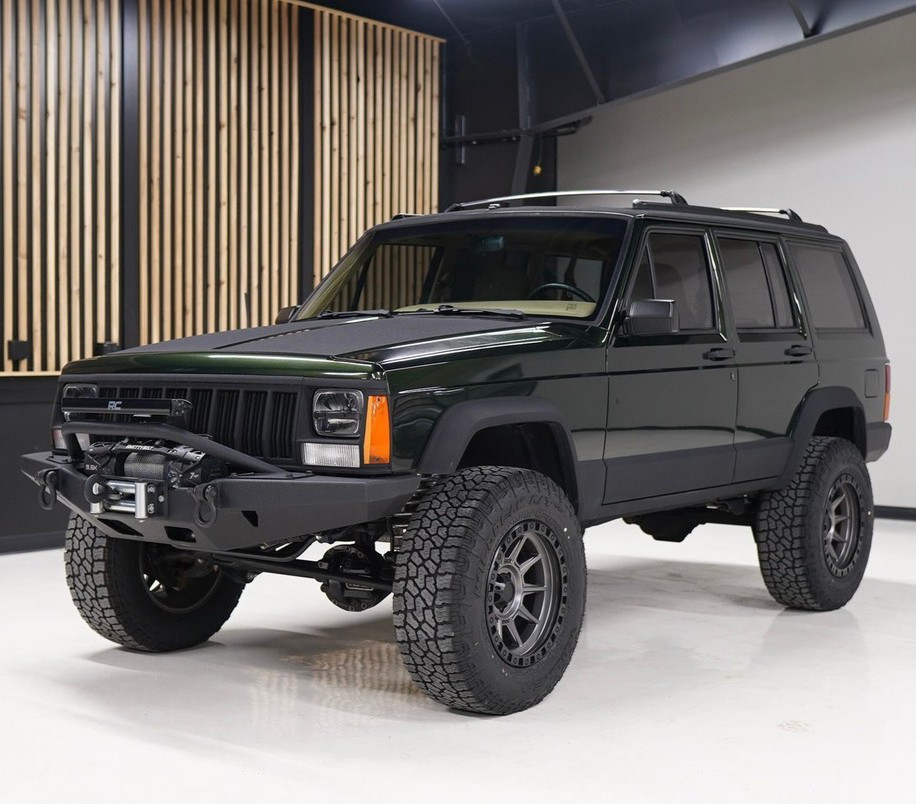 Jeep-Cherokee-1995-Tan