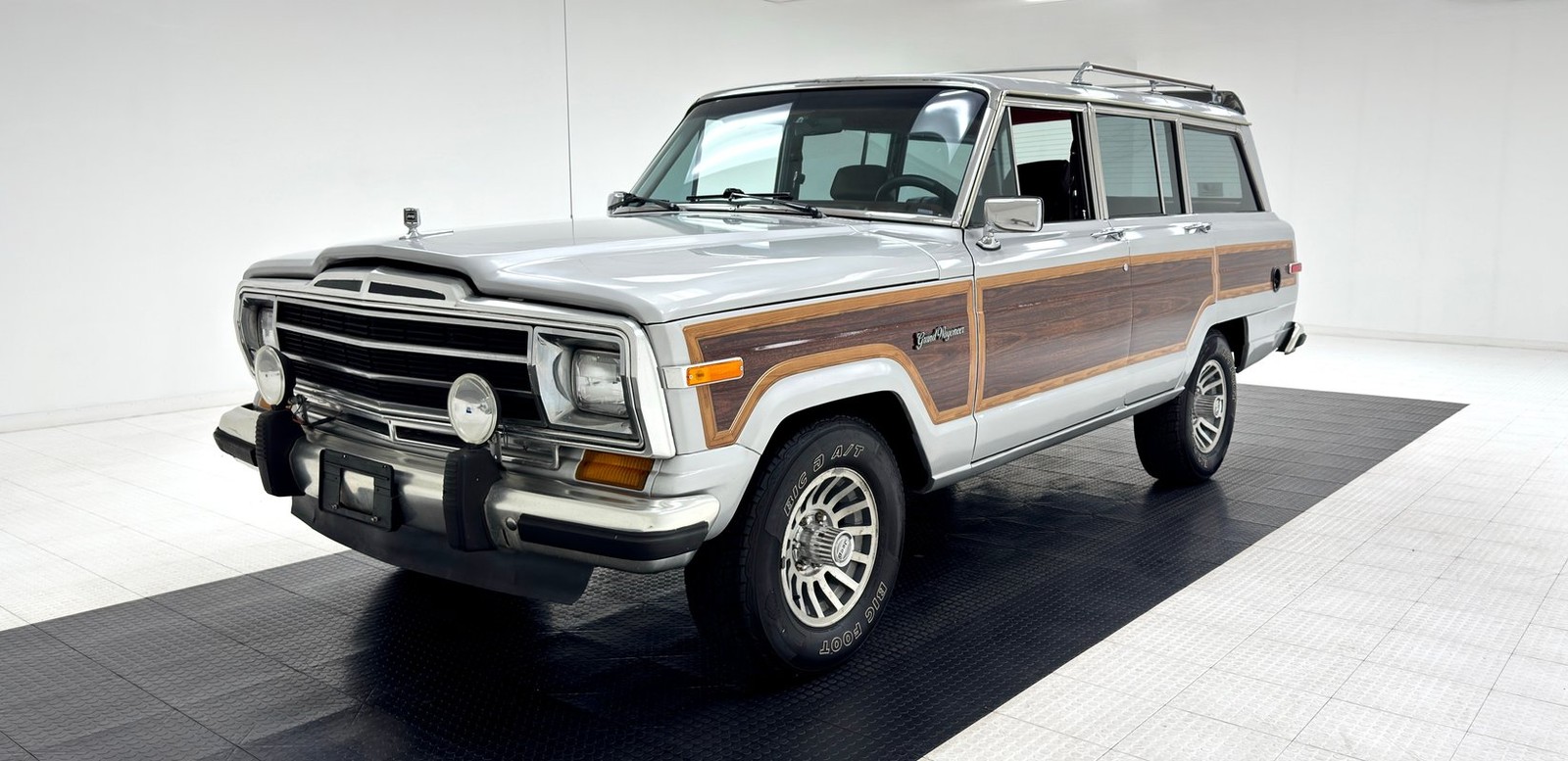 Jeep-Grand-Wagoneer-1988-SUV-Burgundy Jeep Grand Wagoneer 1988