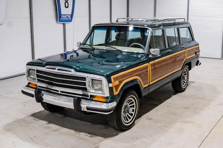 Jeep-Wagoneer-1991-SUV