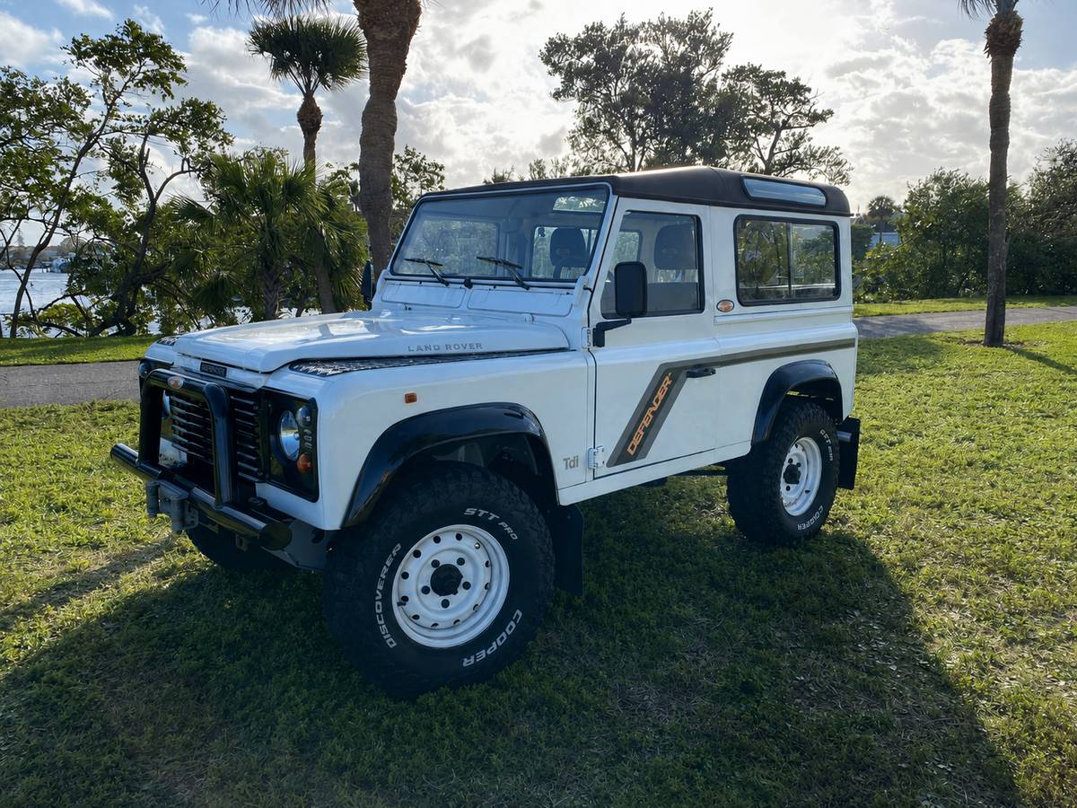 Land-rover-Defender-90-diesel-1995-white