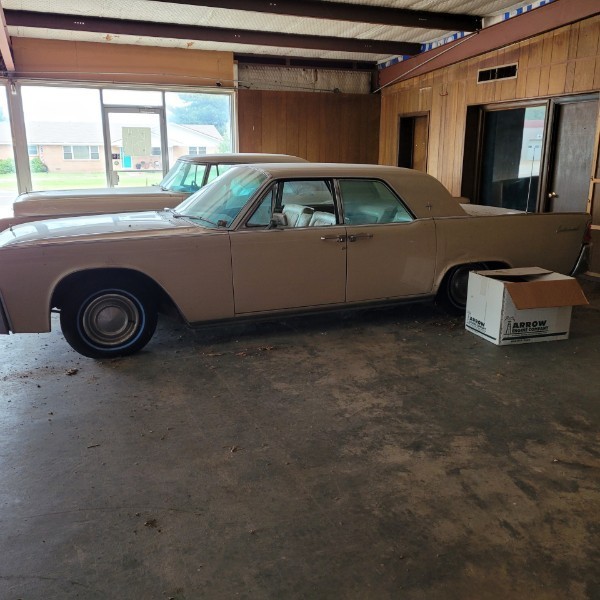 Lincoln-Continental-1962