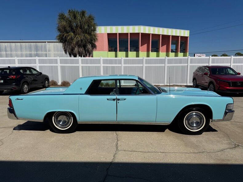 Lincoln-Continental-1965-Neptune-Blue-Turqouise