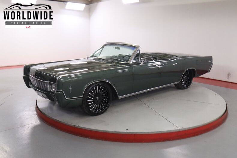 Lincoln-Continental-1966-Green-Green