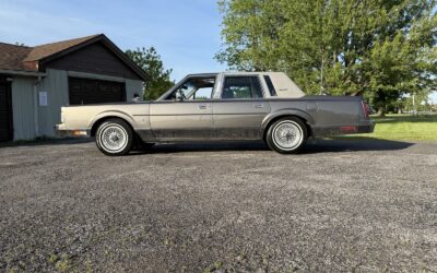 Lincoln Town Car 1988