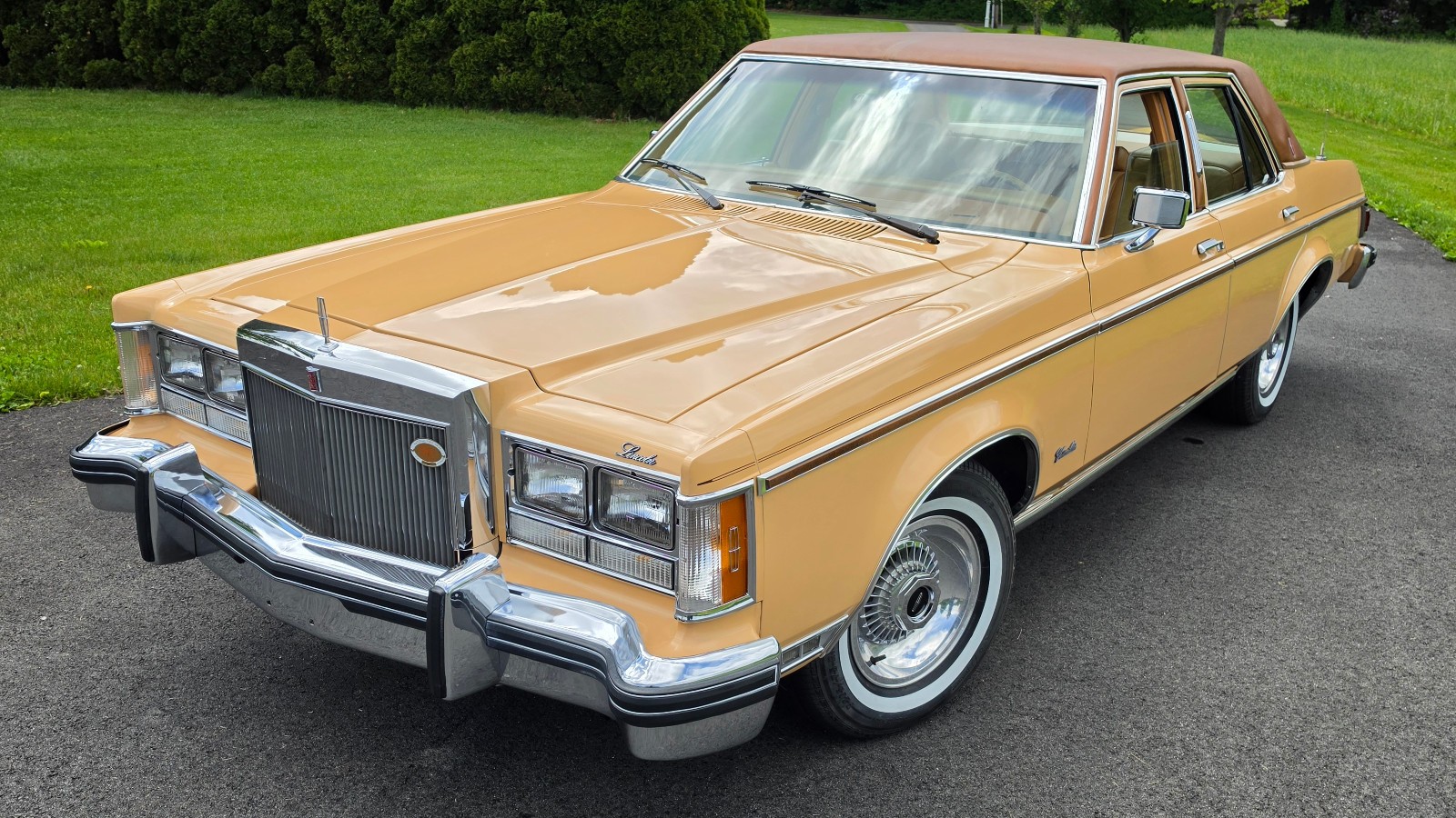 Lincoln Versailles 1977