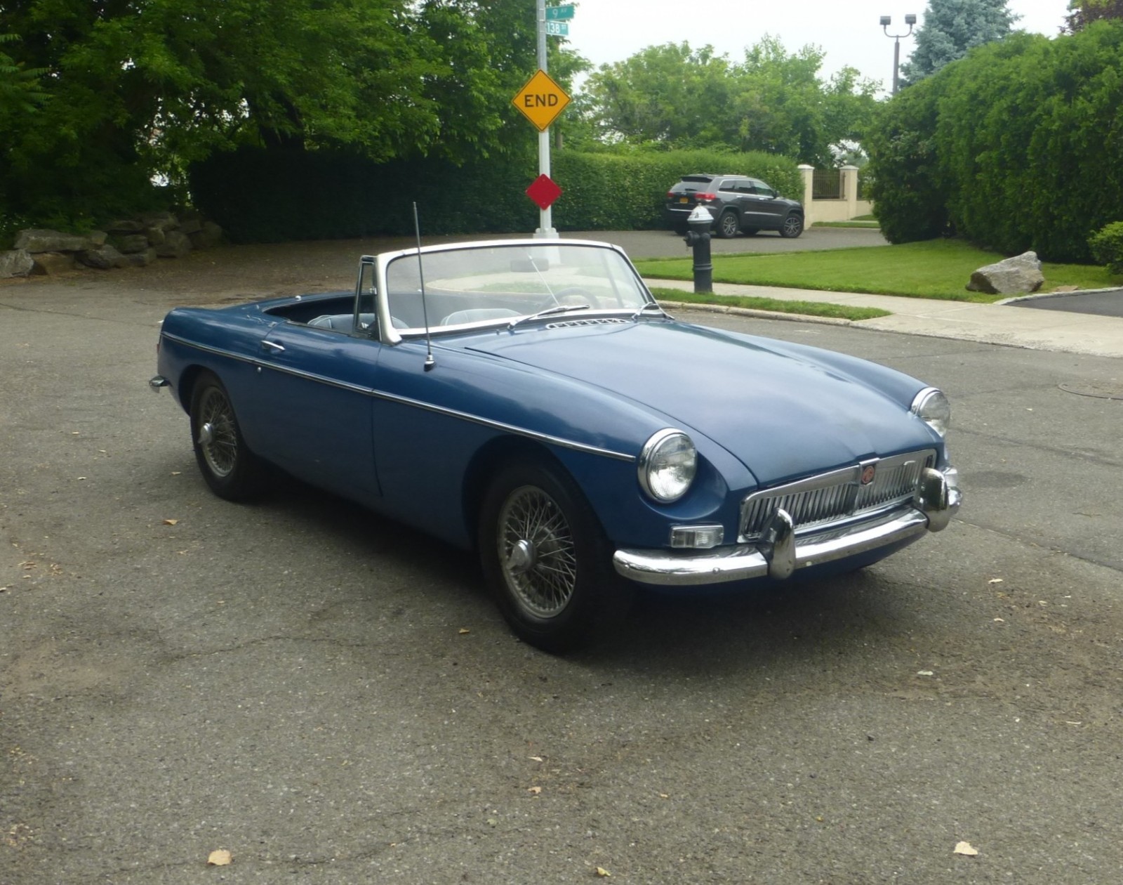 MG-MGB-1967-Convertible-Blue