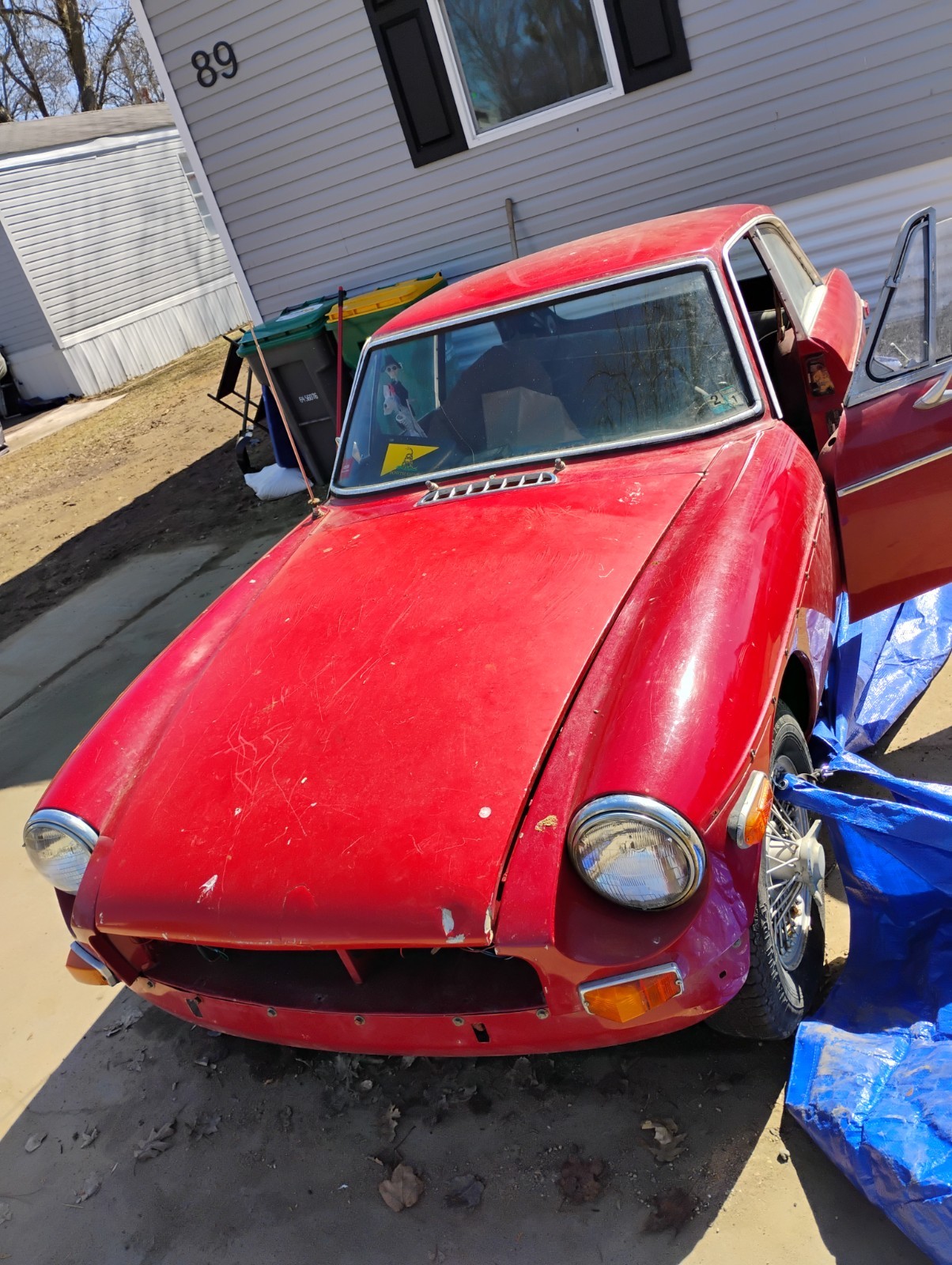 MG-MGB-1969-Coupe-Red