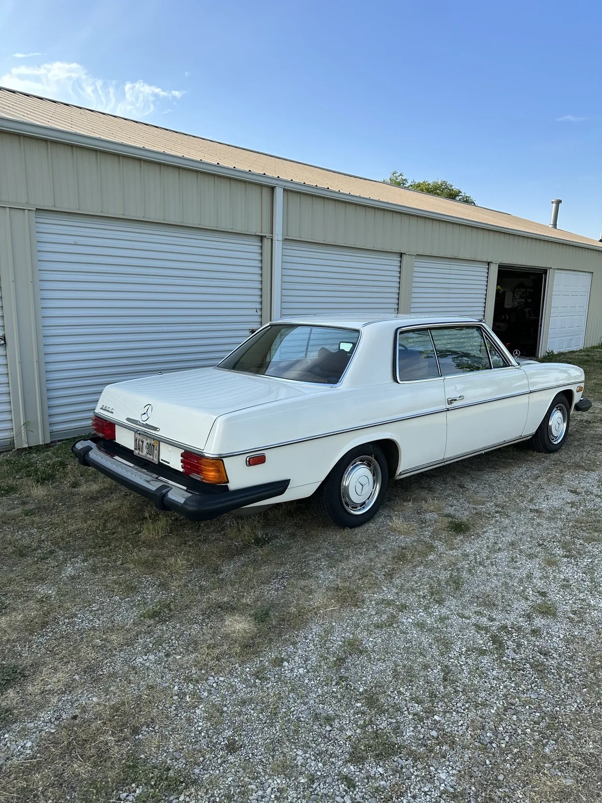 Mercedes-benz-280c-1975-White-Beige