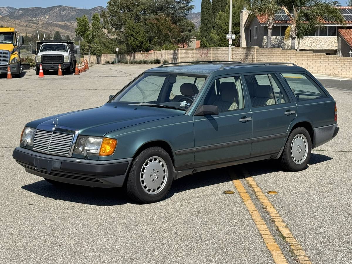 Mercedes-benz-300te-1988-green