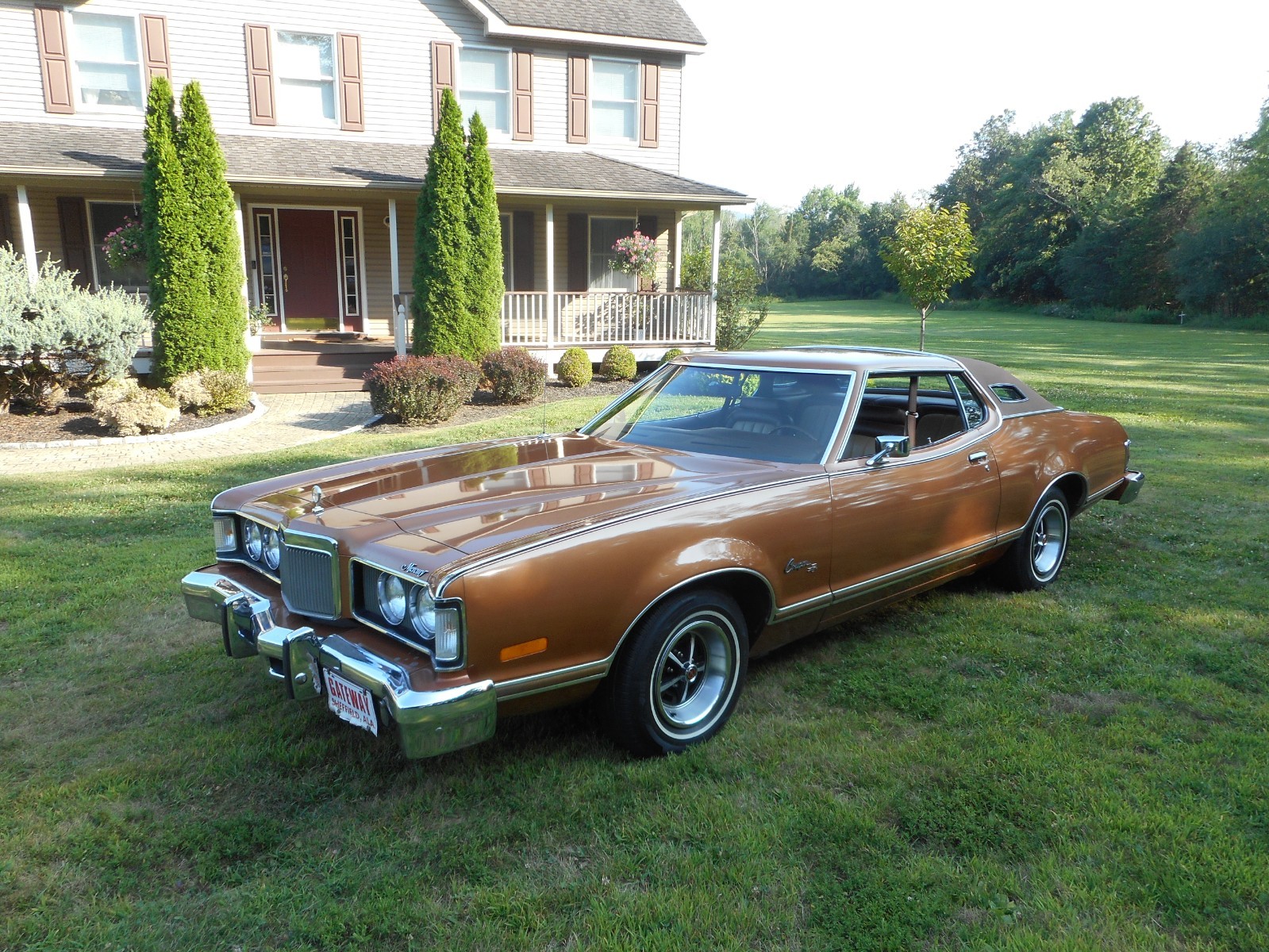 Mercury-Cougar-1976-Coupe-Brown