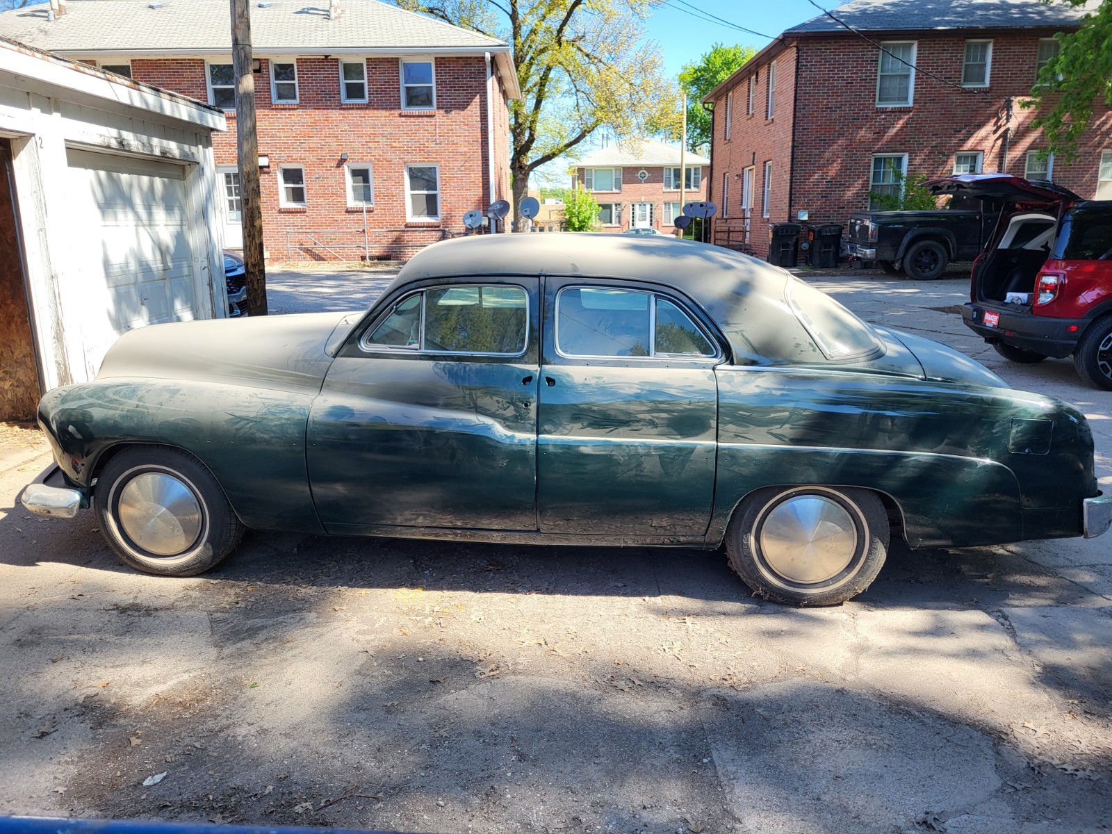 Mercury-Custom-1951-Sedan-Green