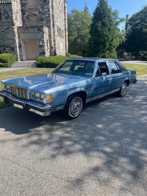 Mercury-Grand-Marquis-1982-Sedan-Blue