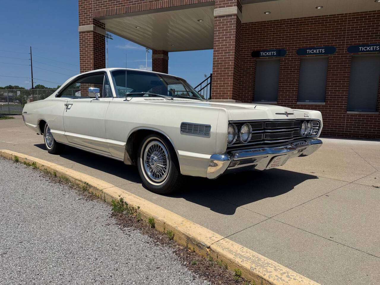 Mercury-Monterey-1967-Polar-White-2-Tone-Blue