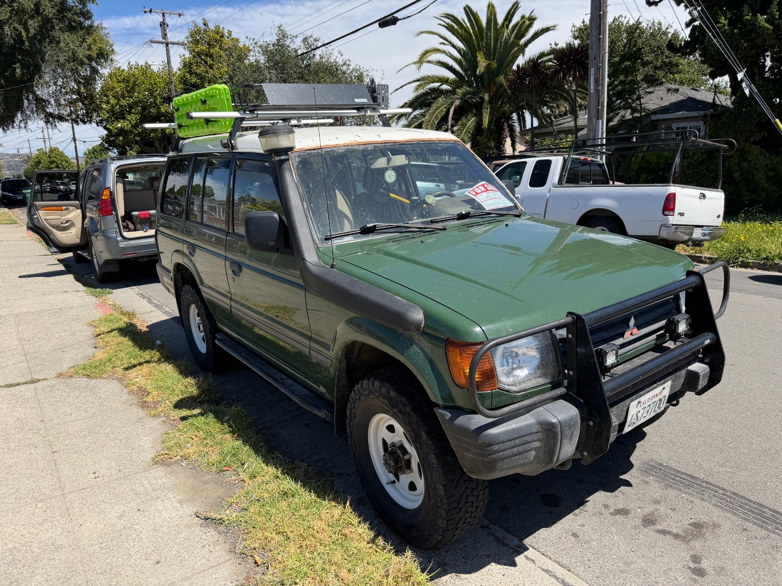 Mitsubishi-Montero-1992-SUV-Tan
