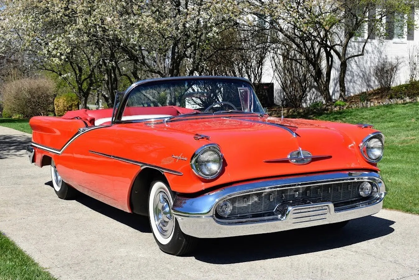 Oldsmobile-98-j-2-1957-Festival-Red-Red
